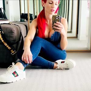 Meet your Posher, Bec